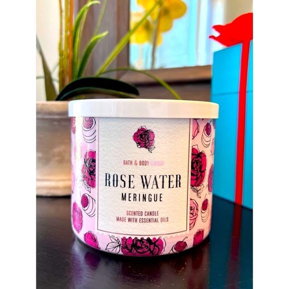 Bath & Body Works Accents Bbw Rose Water Meringue Candle Bath And